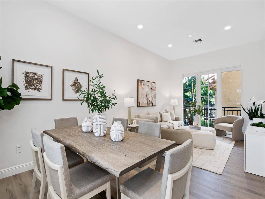 Fort Lauderdale, FL 33301,506 SE 7th St #305