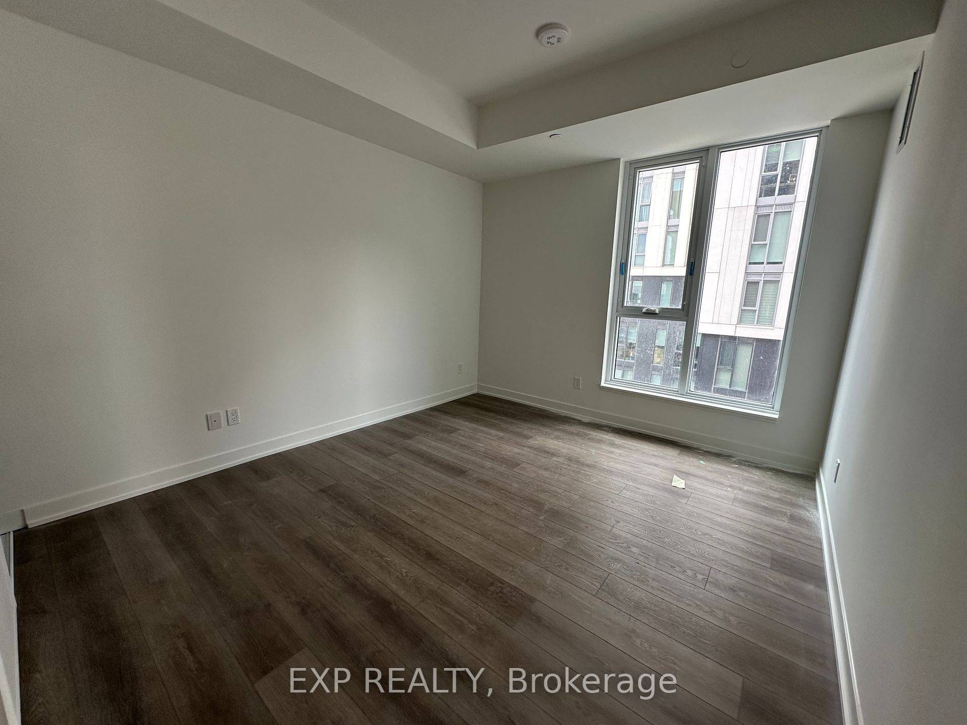 Markham, ON L6G 1B3,38 Simcoe Promenade #618