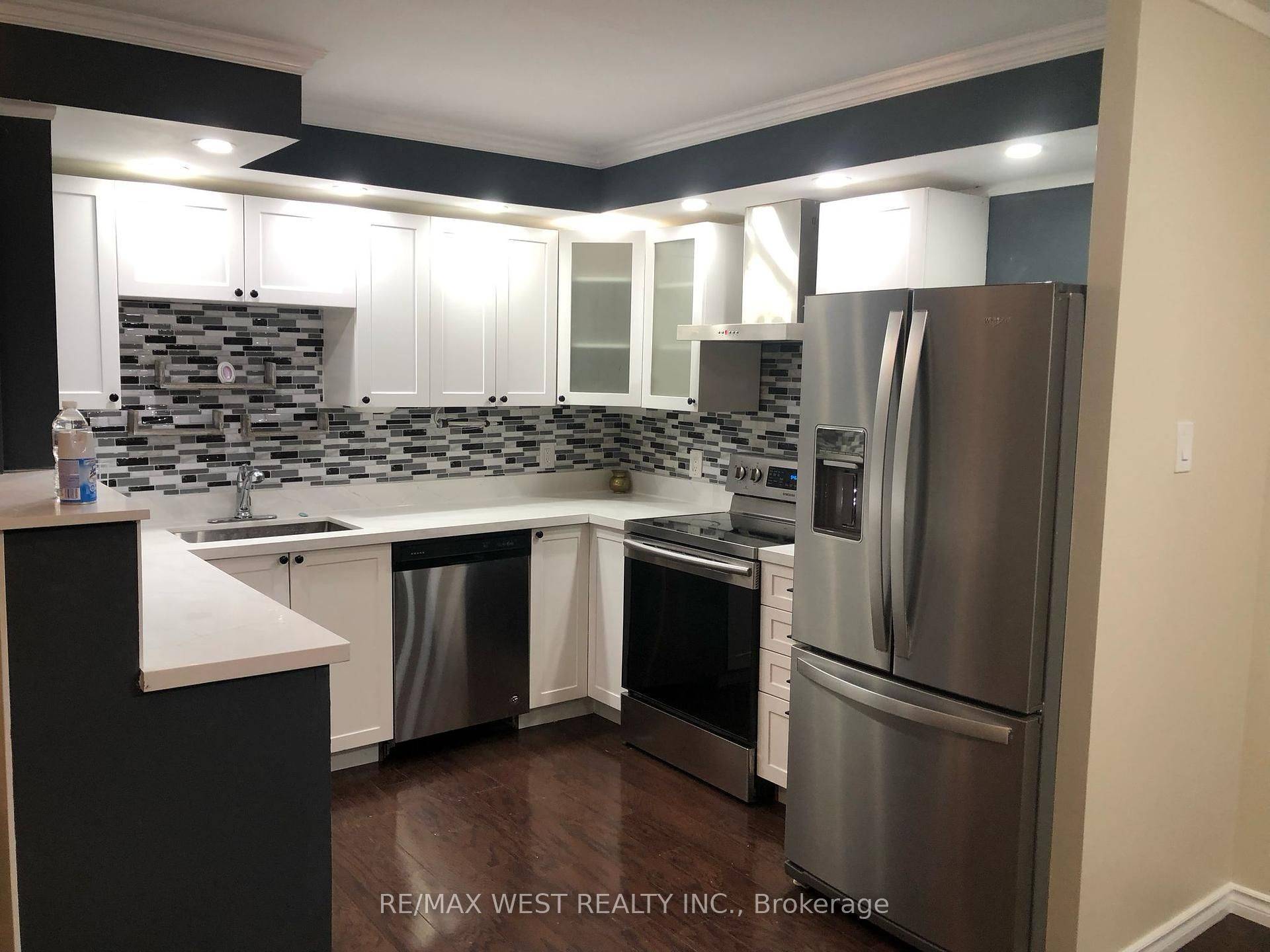 Toronto W10, ON M9W 6X8,6 Humberline DR #524