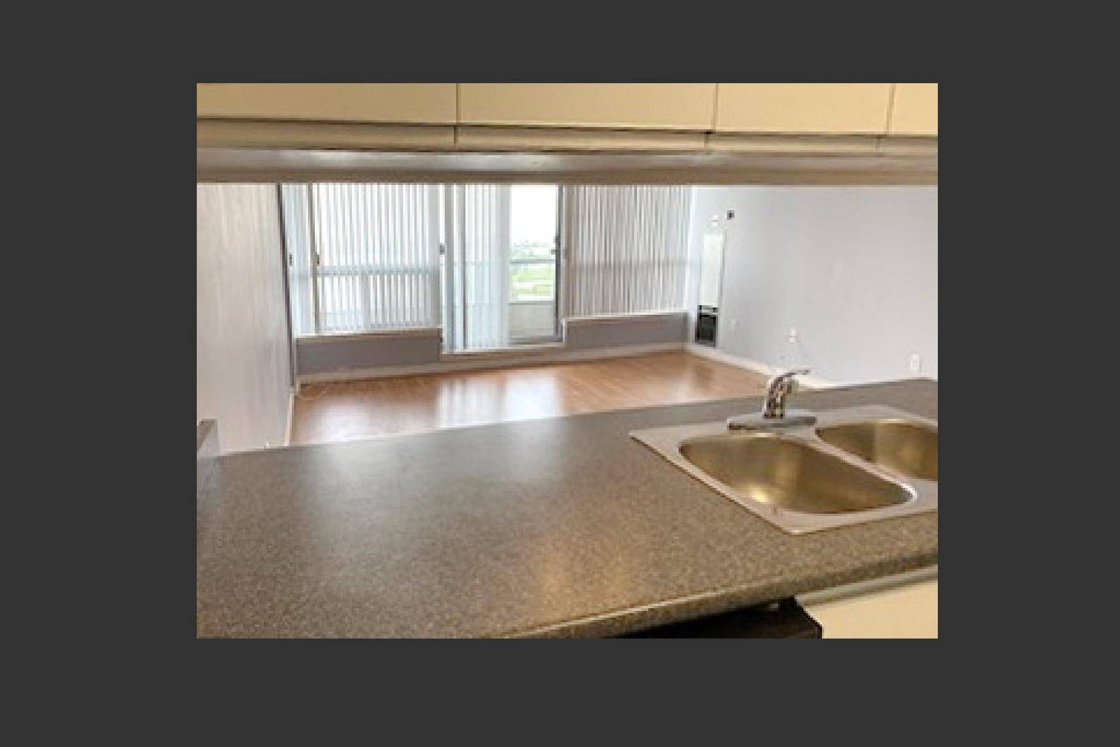 Brampton, ON L6S 5Y4,12 Laurelcrest ST #611