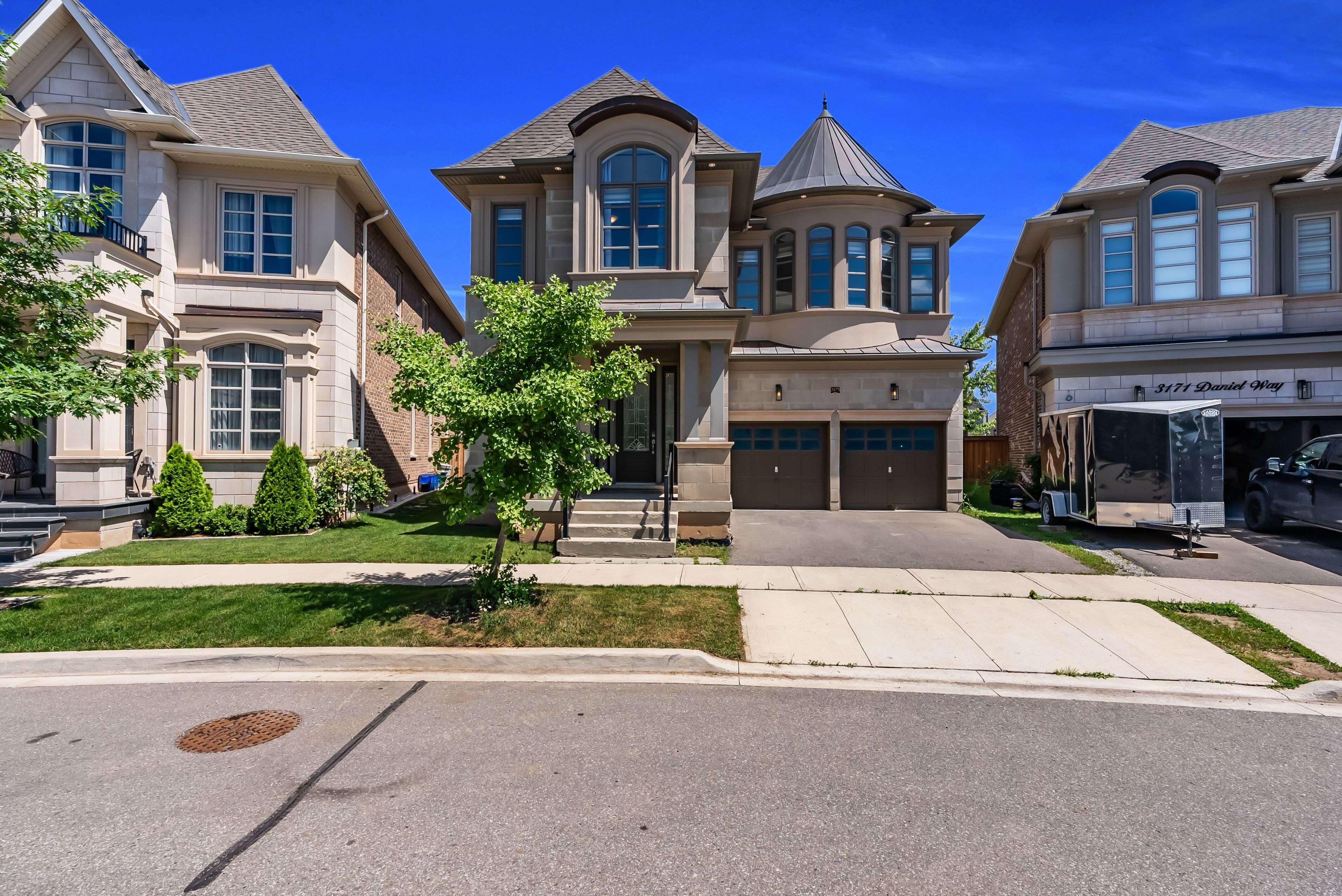 Oakville, ON L6H 0V1,3175 Daniel WAY