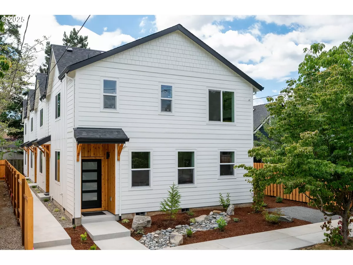 Portland, OR 97220,8352 NE Holladay ST