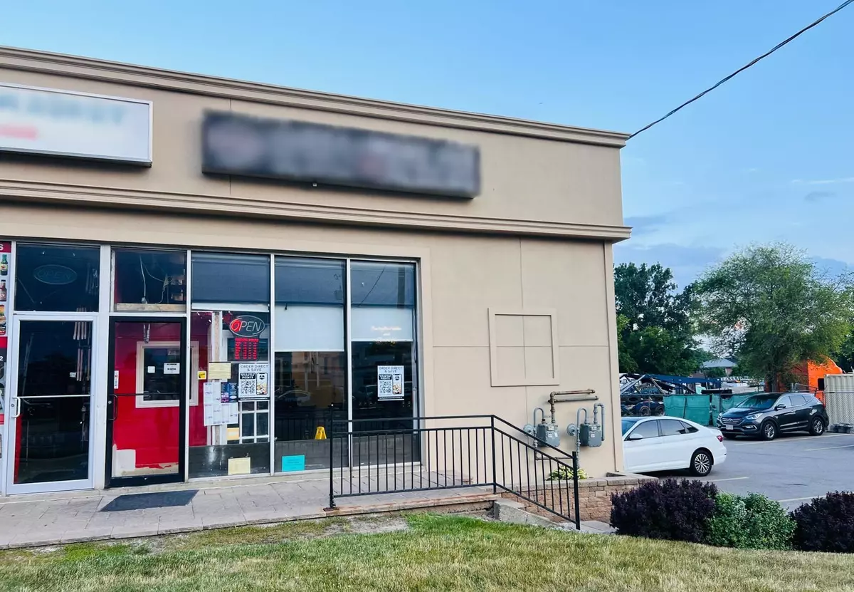 Burlington, ON L7R 2E4,2388 Fairview ST #5
