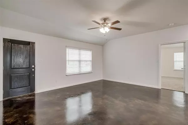 Joshua, TX 76058,5716 High Plains Trail