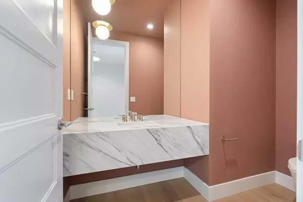 Calgary, AB T3E 7M3,345 Bessborough DR SW