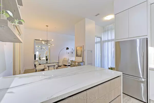 Toronto C08, ON M4Y 0A4,28 Linden ST #103