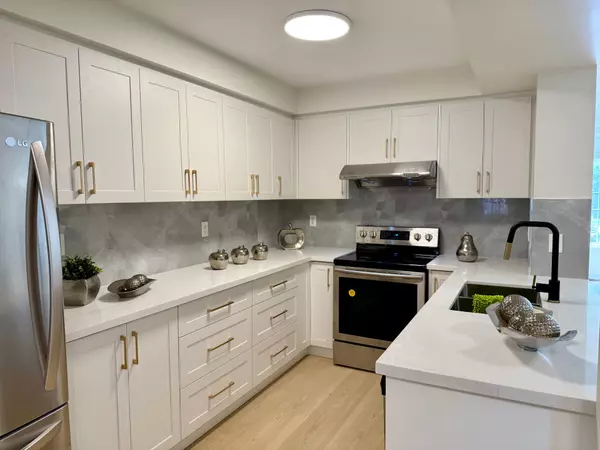 Markham, ON L6C 3A9,516 Bur Oak AVE