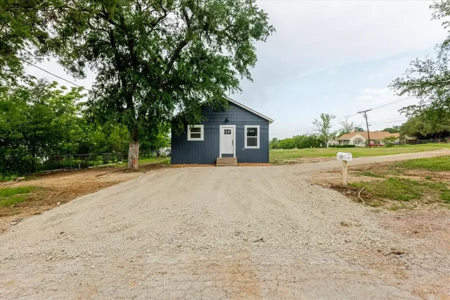 1202 SW 11th Avenue, Mineral Wells, TX 76067