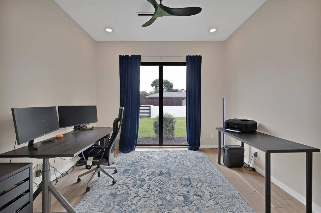 Dallas, TX 75229,10217 Betty Jane Lane