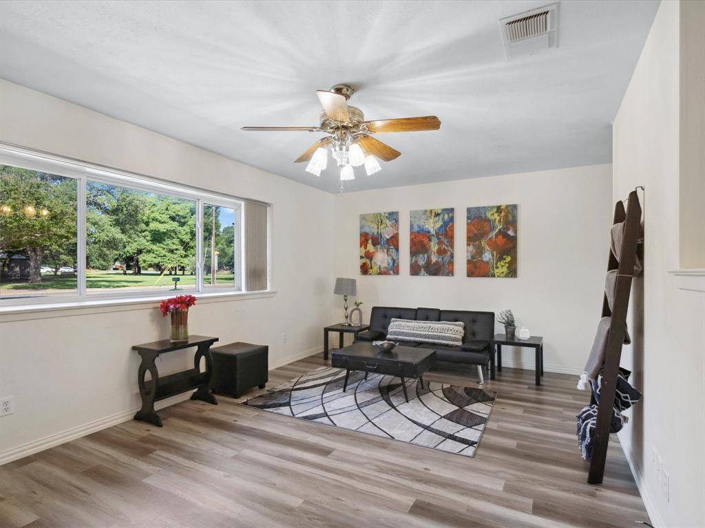 Arlington, TX 76013,3207 Lynnwood Drive