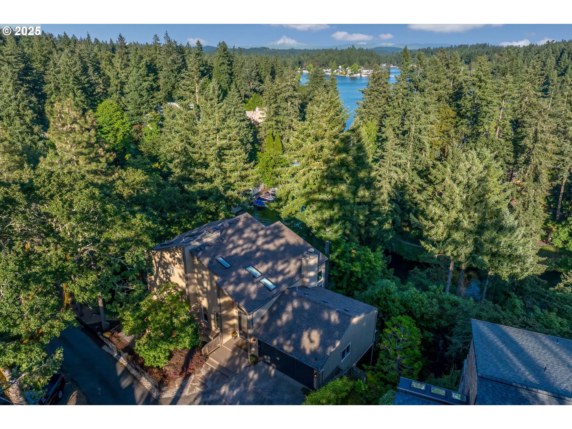 Lake Oswego, OR 97034,15400 DIAMOND HEAD RD