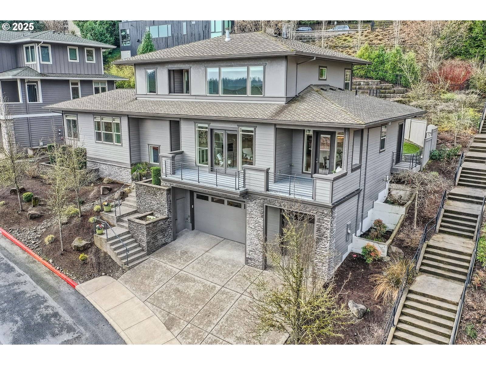 307 NW MERIDIAN RIDGE CT, Portland, OR 97210