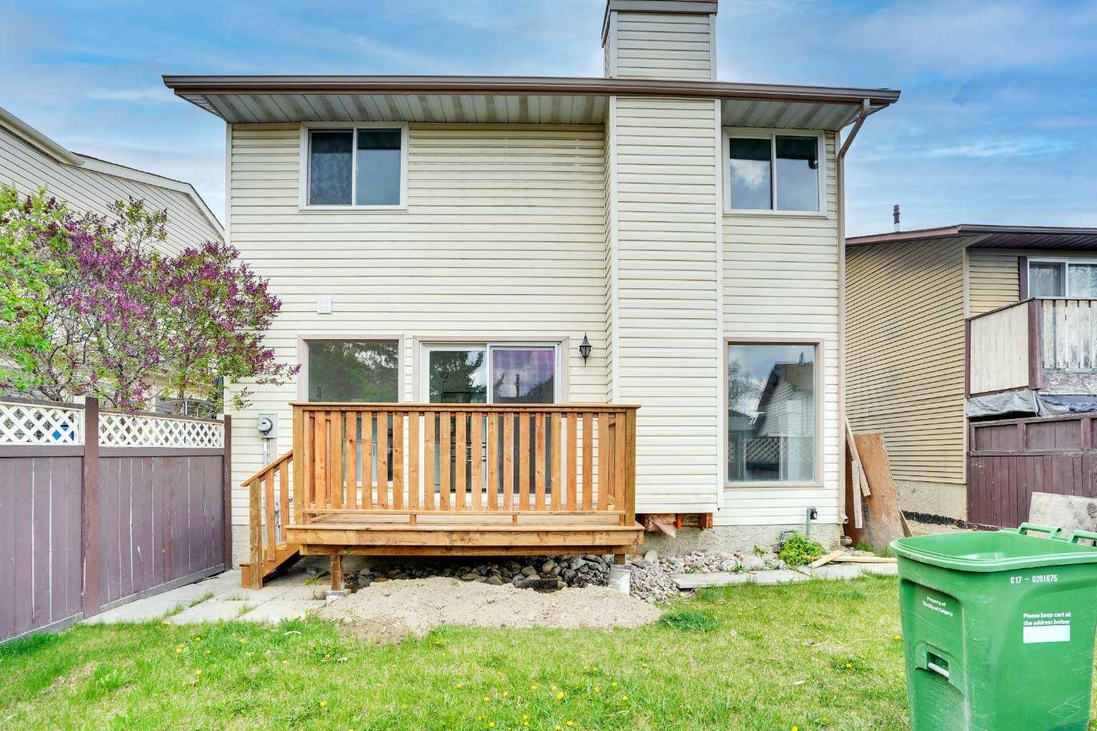 Calgary, AB T3G 1A3,6648 Ranchview DR Northwest