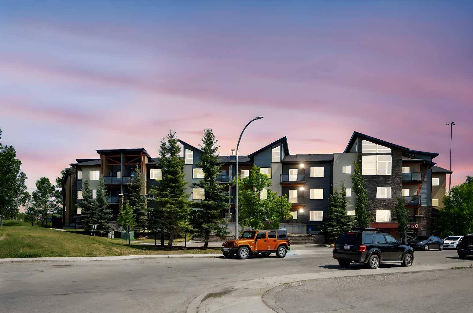 Calgary, AB T3A 0P9,3950 46 AVE NW #113