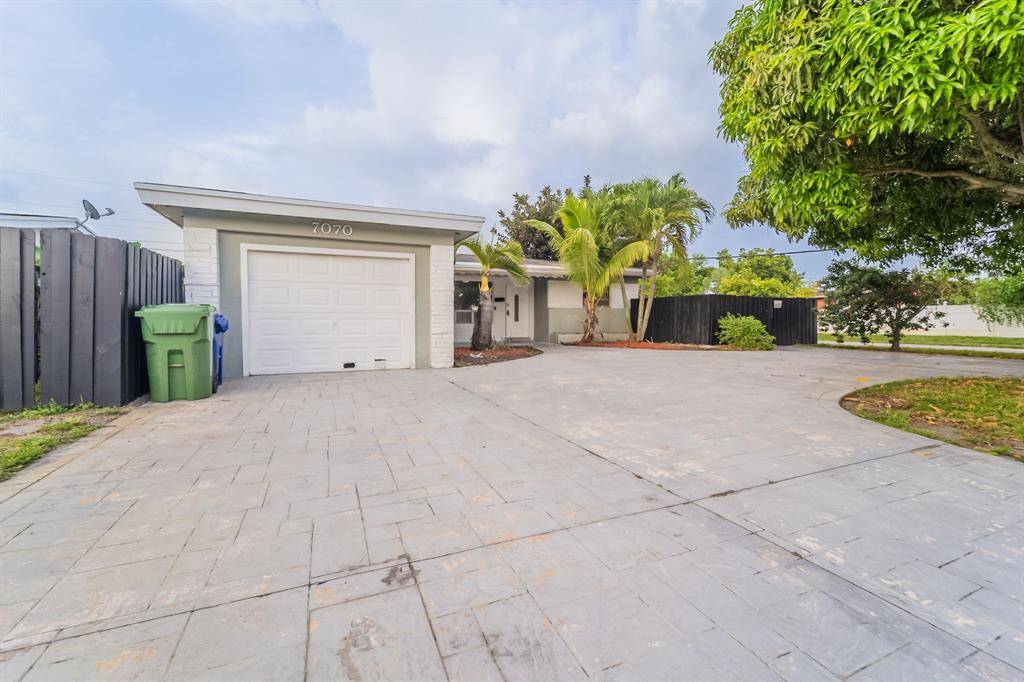 Pembroke Pines, FL 33023,7070 SW 12th St