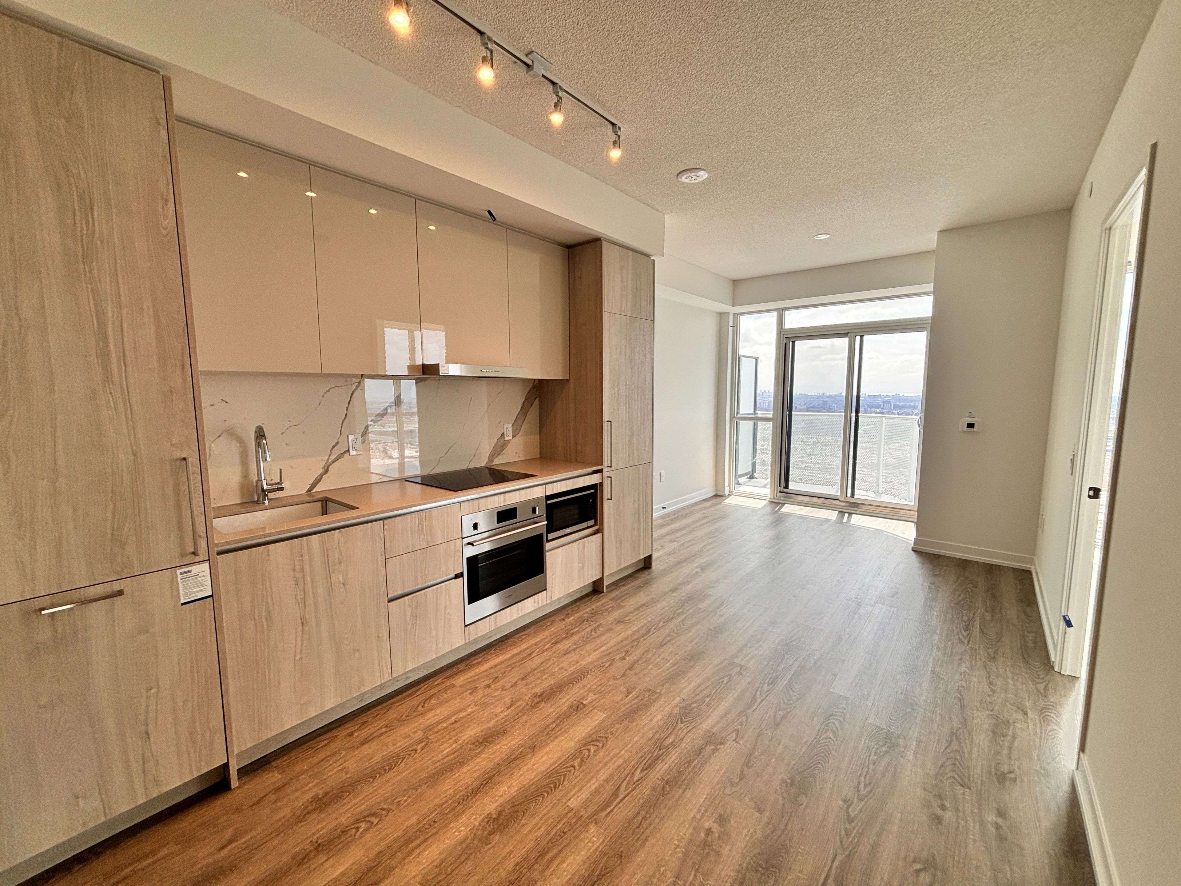 195 Commerce ST #5106, Vaughan, ON L4K 0P9