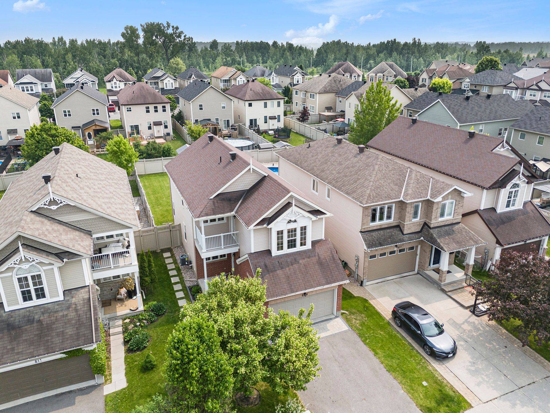 Orleans - Cumberland And Area, ON K4A 0L6,809 Pinnacle ST