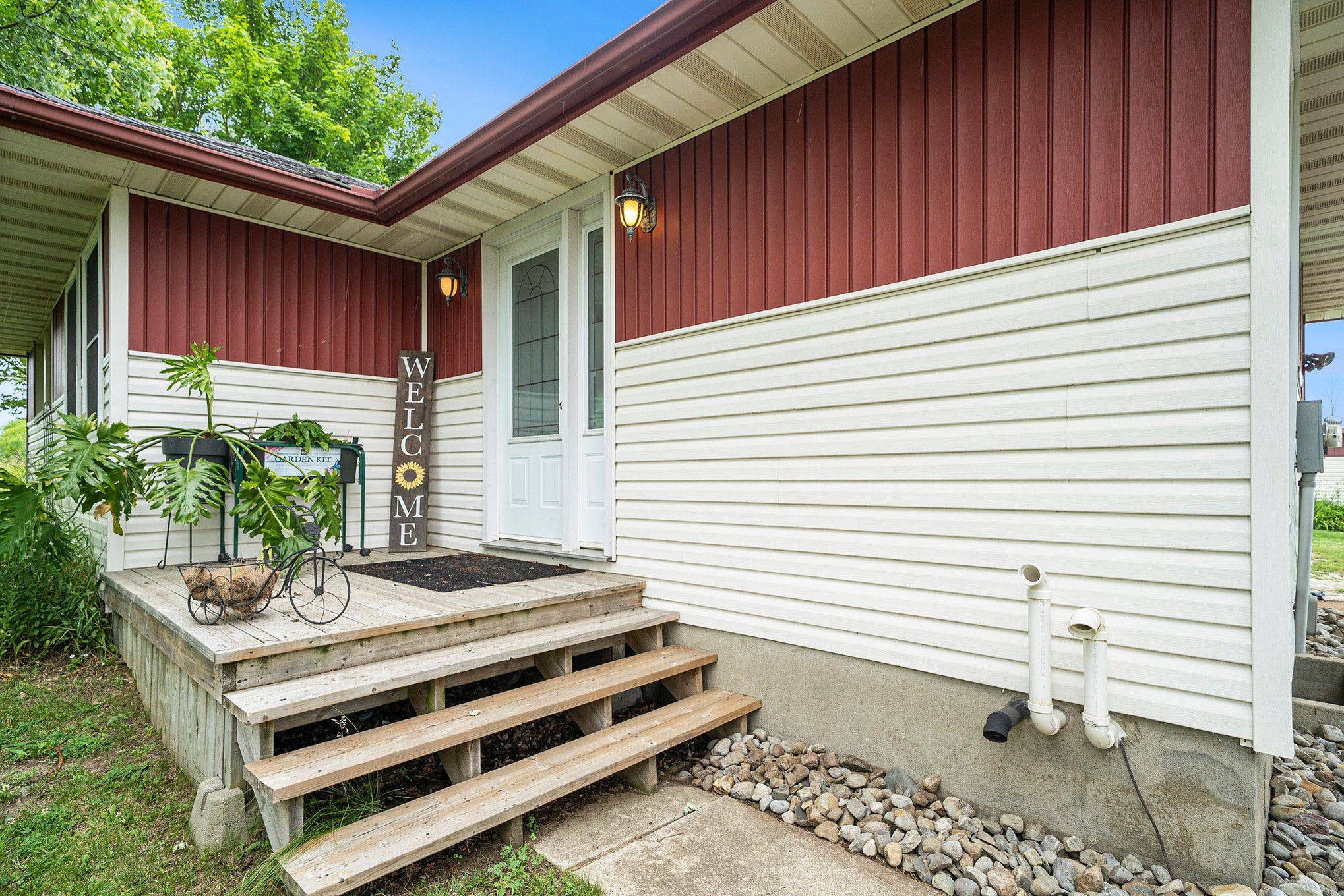 Montague, ON K7A 0G9,11754 Highway 15 HWY