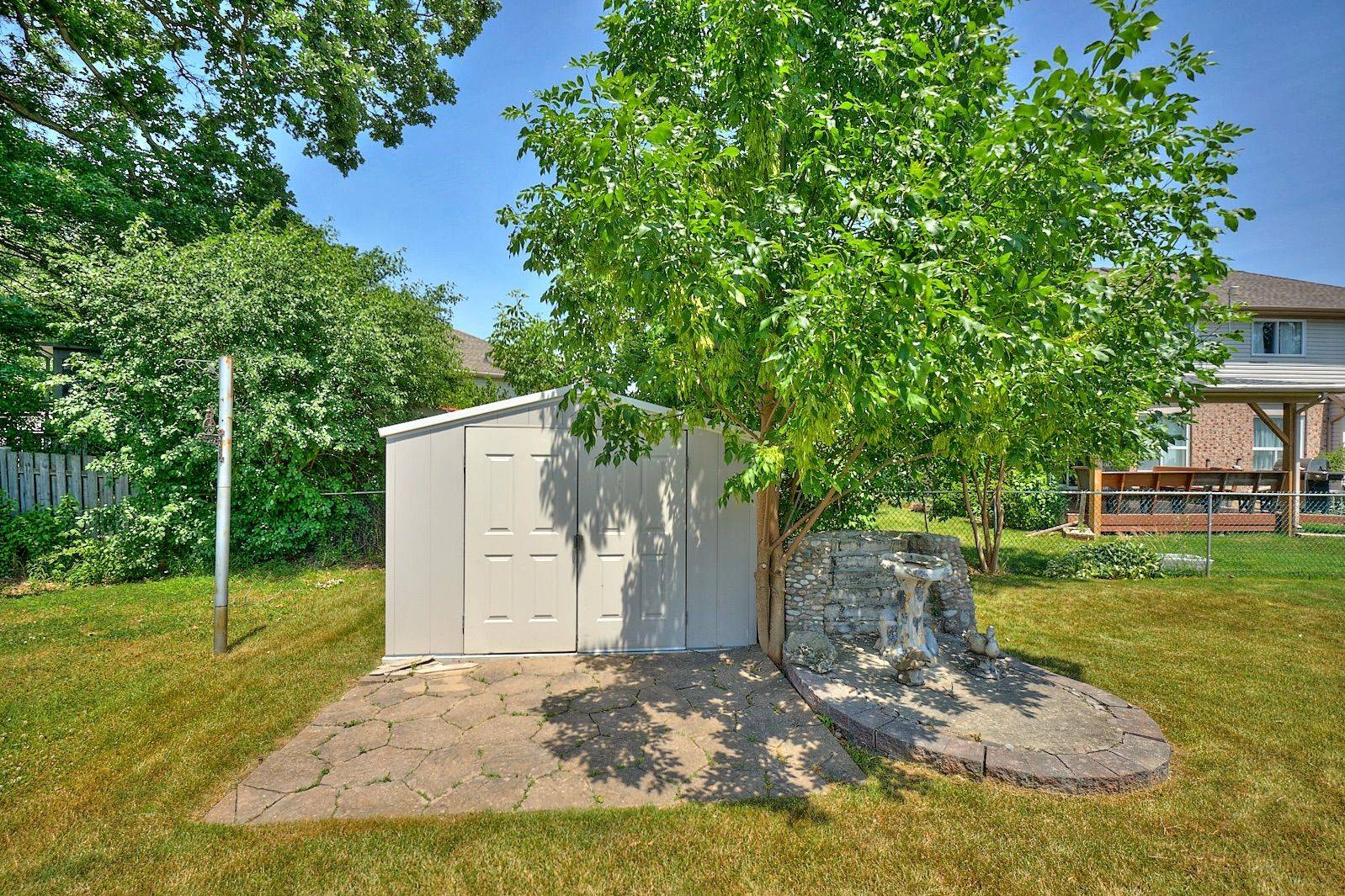 Welland, ON L3C 7M6,54 BRIDGEWATER CT