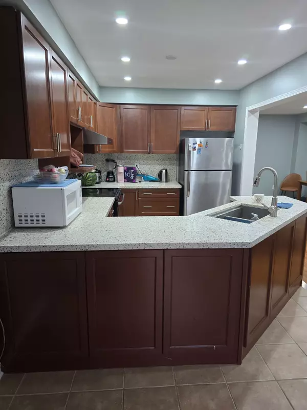 Mississauga, ON L5M 8A6,3977 Stardust DR