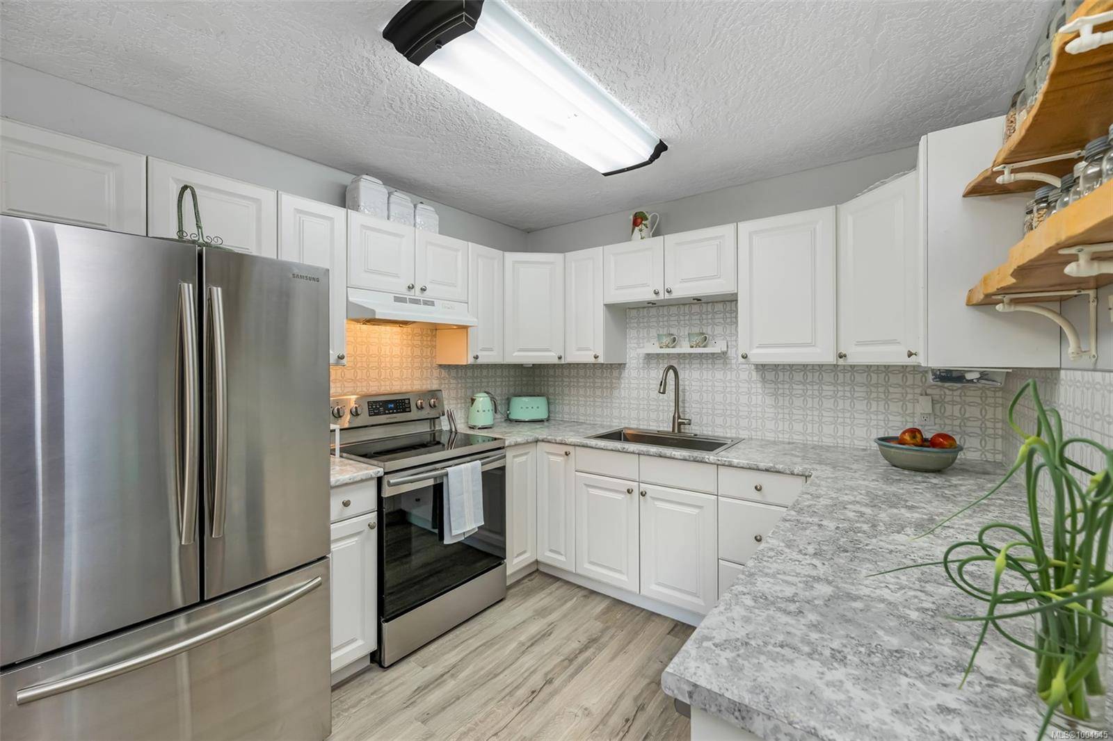 Langford, BC V9B 5S8,2910 PALSSON Pl