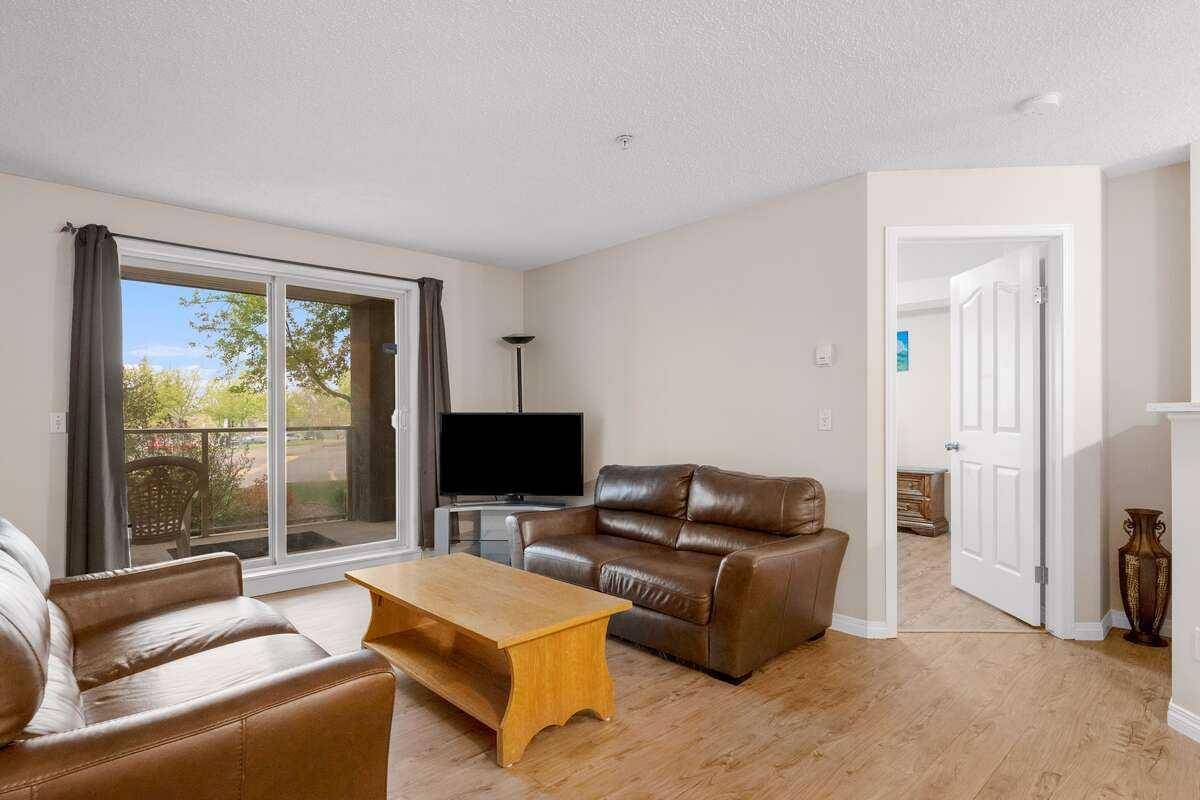 Calgary, AB T2Y 4J4,6000 Somervale CT Southwest #109