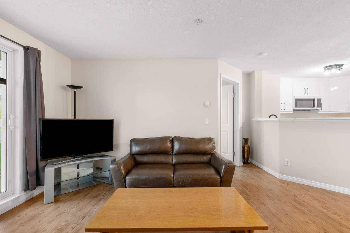 Calgary, AB T2Y 4J4,6000 Somervale CT Southwest #109