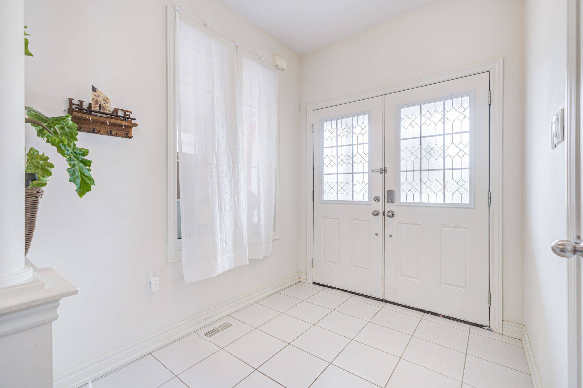 Oshawa, ON L1K 0A6,1804 Grandview ST N