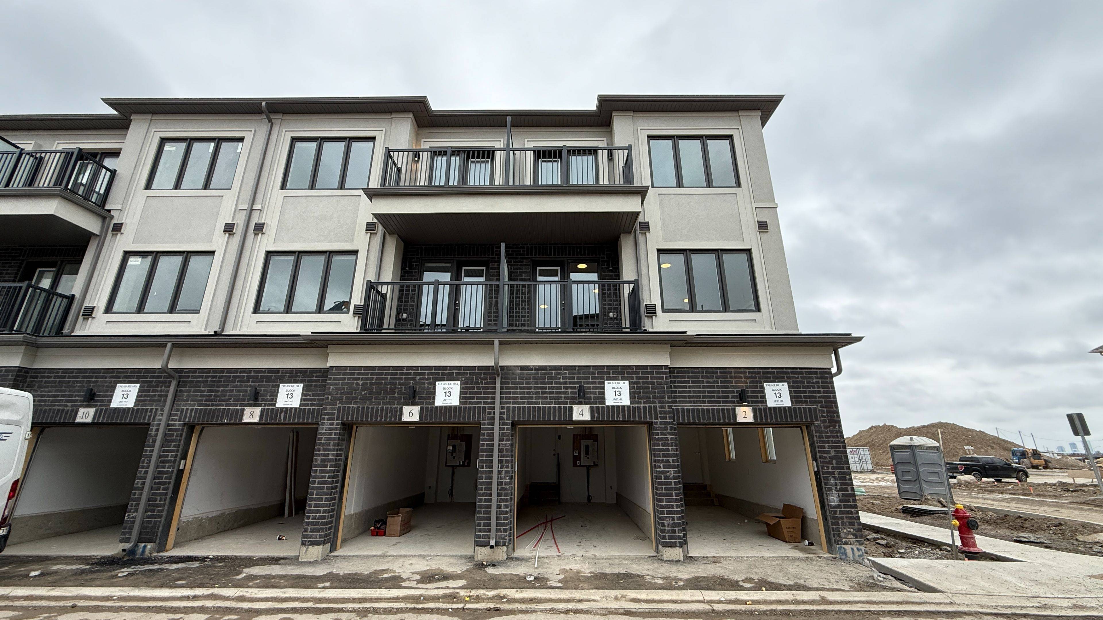 Richmond Hill, ON L4B 0H7,4 Matawin LN