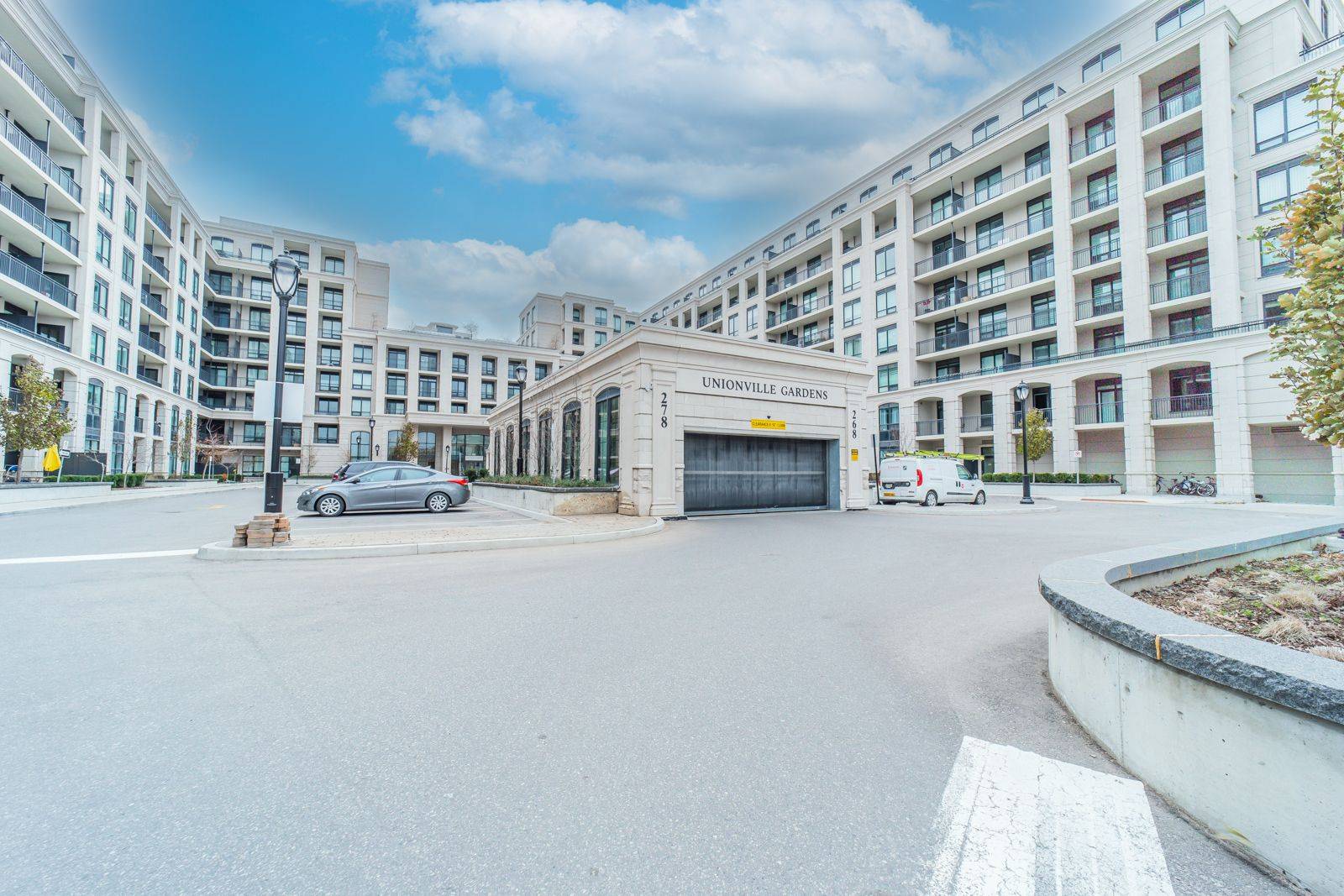 Markham, ON L3R 6J1,278 Buchanan DR #721E