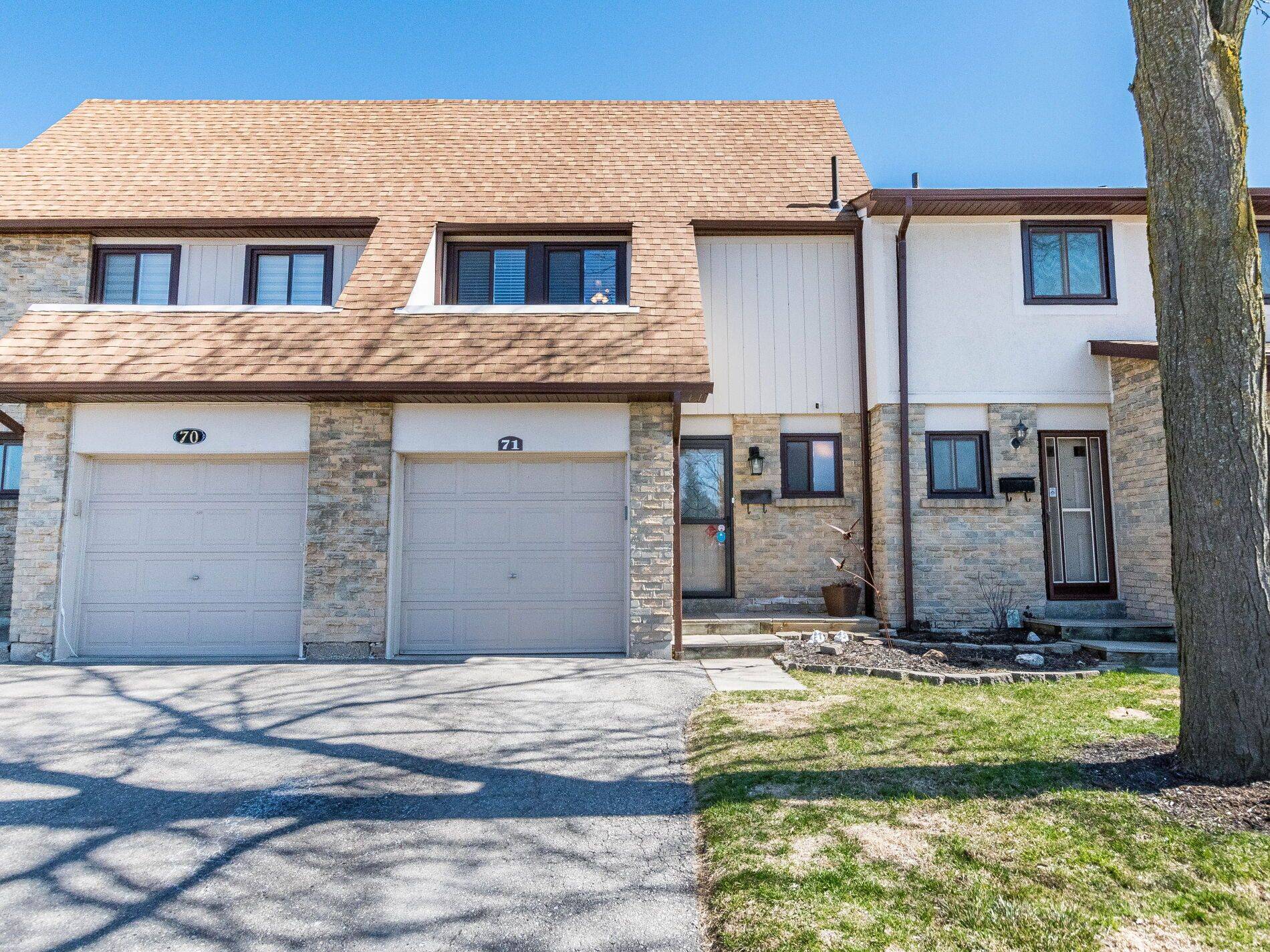 3345 Silverado DR #71, Mississauga, ON L5A 3Y8