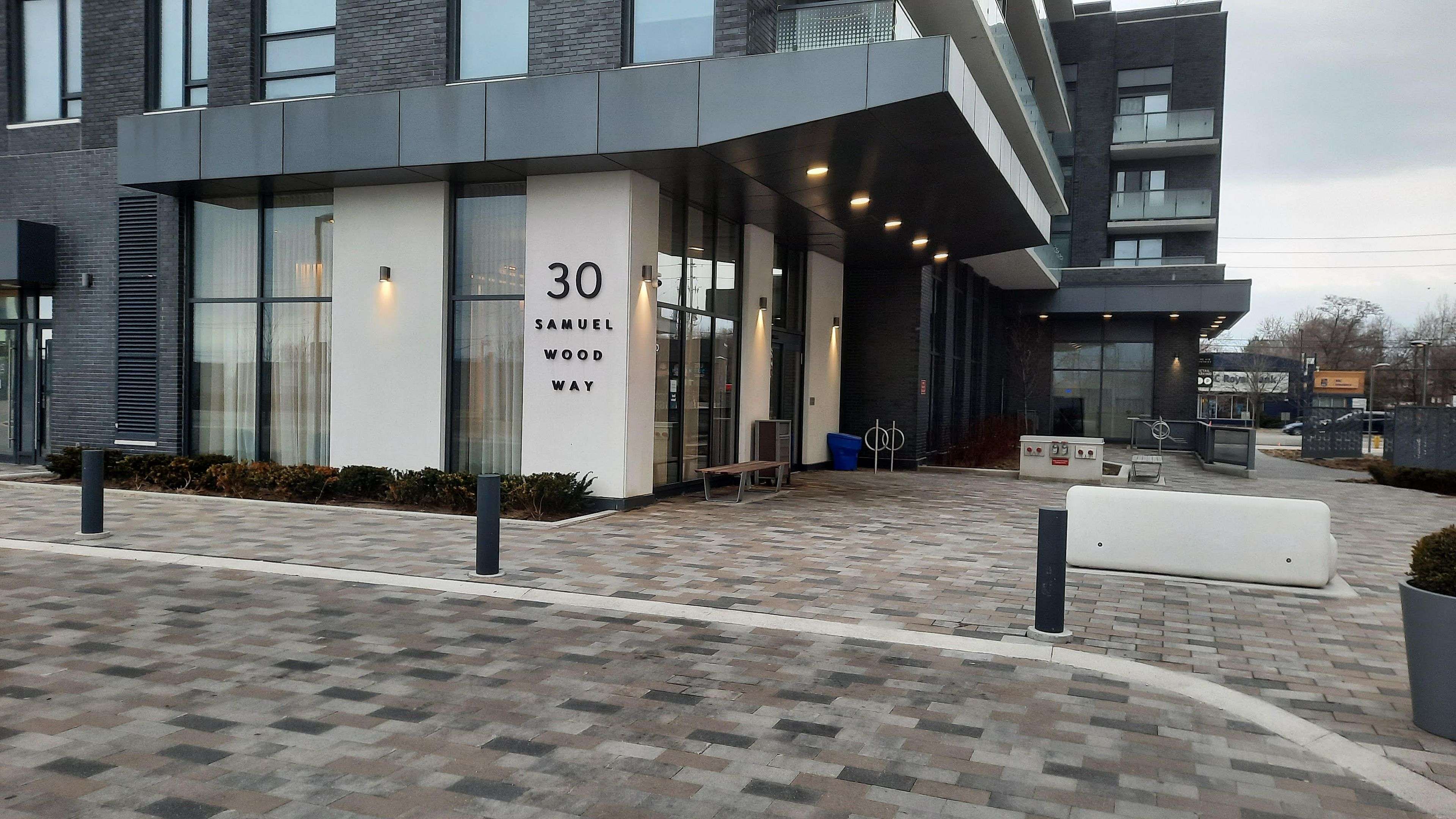 30 Samuel Wood WAY #1109, Toronto W08, ON M9B 0C9