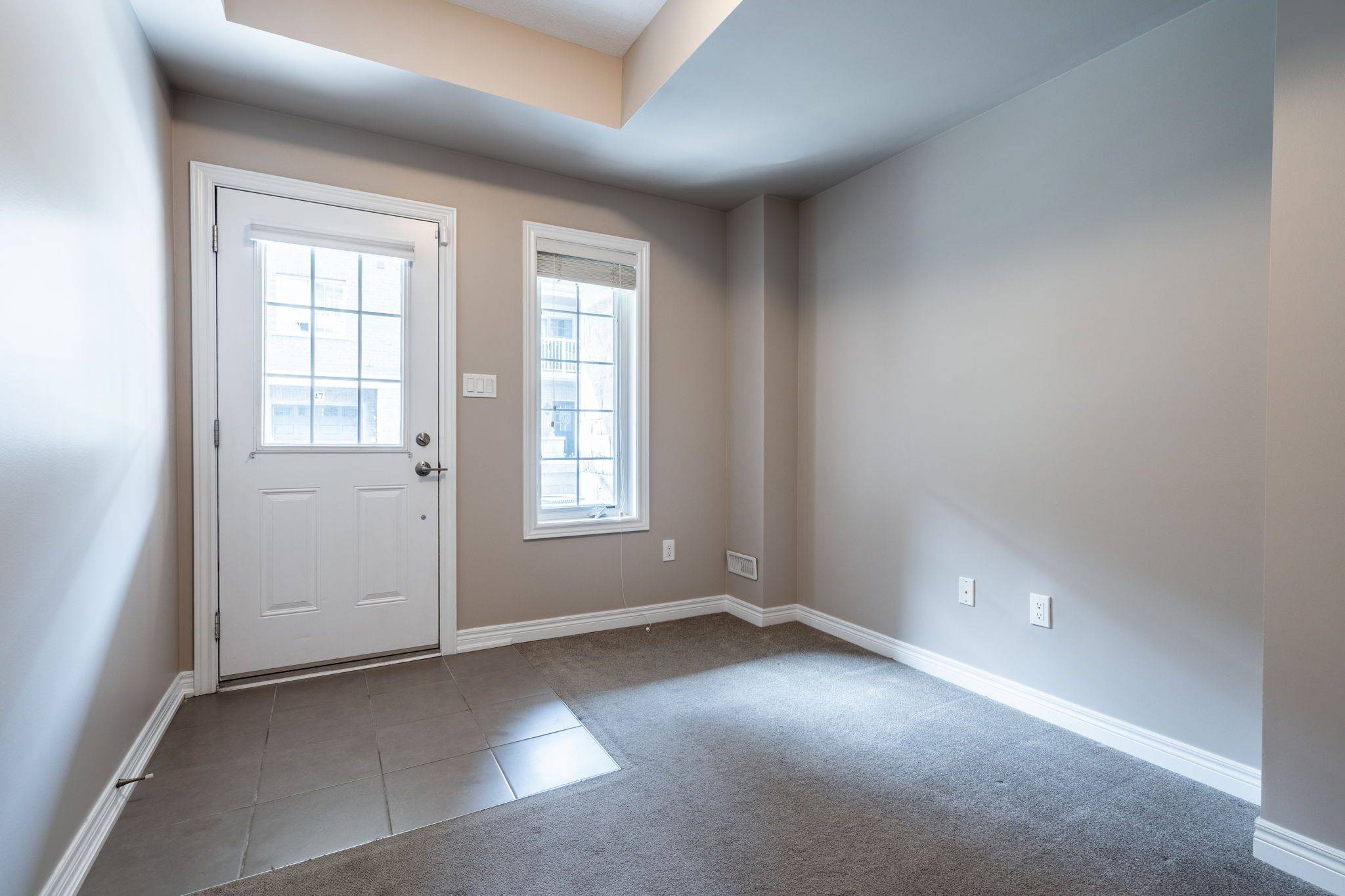 Burlington, ON L7R 0E1,2086 Ghent AVE #41