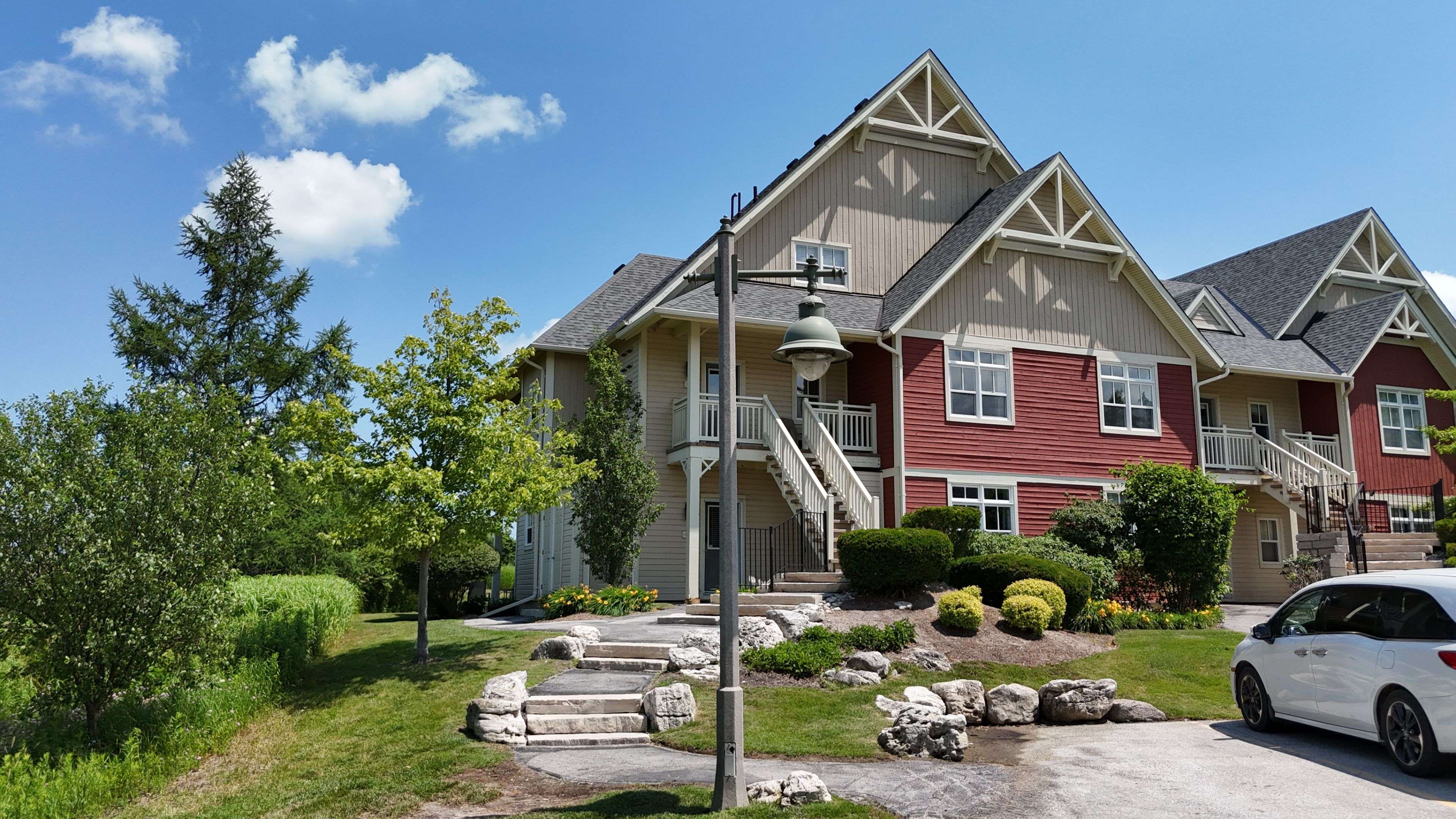 Blue Mountains, ON L9Y 0P8,125 FAIRWAY CT #228