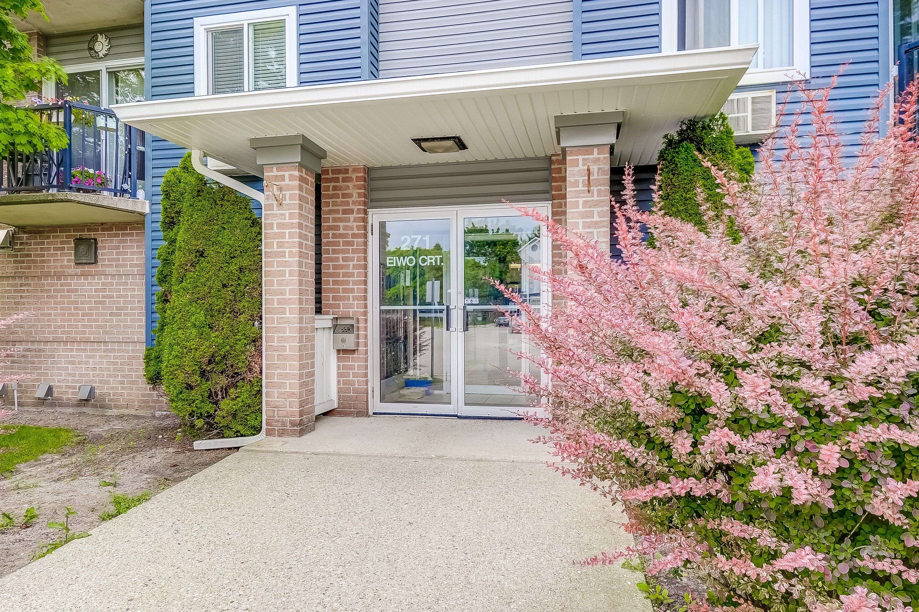 Waterloo, ON N2K 2M8,271 Eiwo CT #306