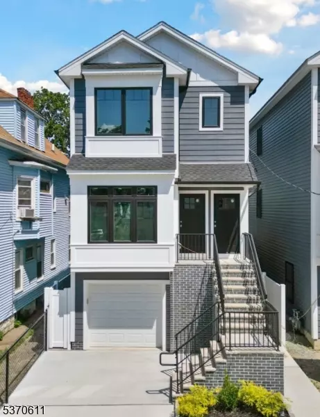 537 E 25th St, Paterson City, NJ 07514