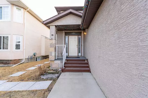 Chestermere, AB T1X1W2,107 East Lake VW