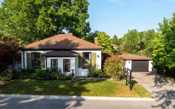 1009 Centre ST S, Whitby, ON L1N 4X5