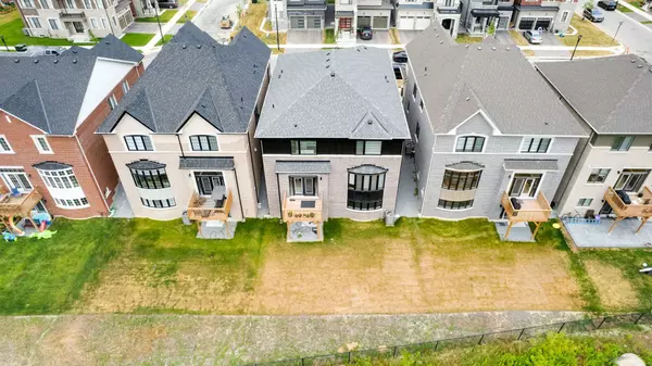 Pickering, ON L1X 0N8,1476 Mockingbird SQ