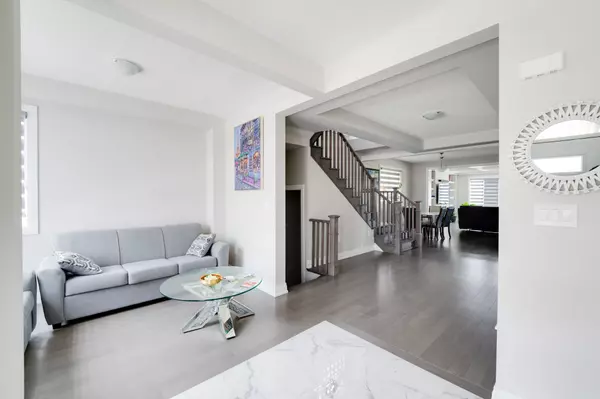 Pickering, ON L1X 0N8,1476 Mockingbird SQ