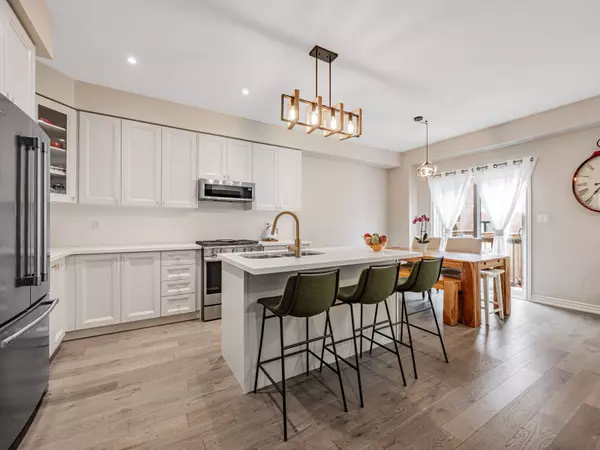 Uxbridge, ON L9P 0E9,7 Harry Thornton LN