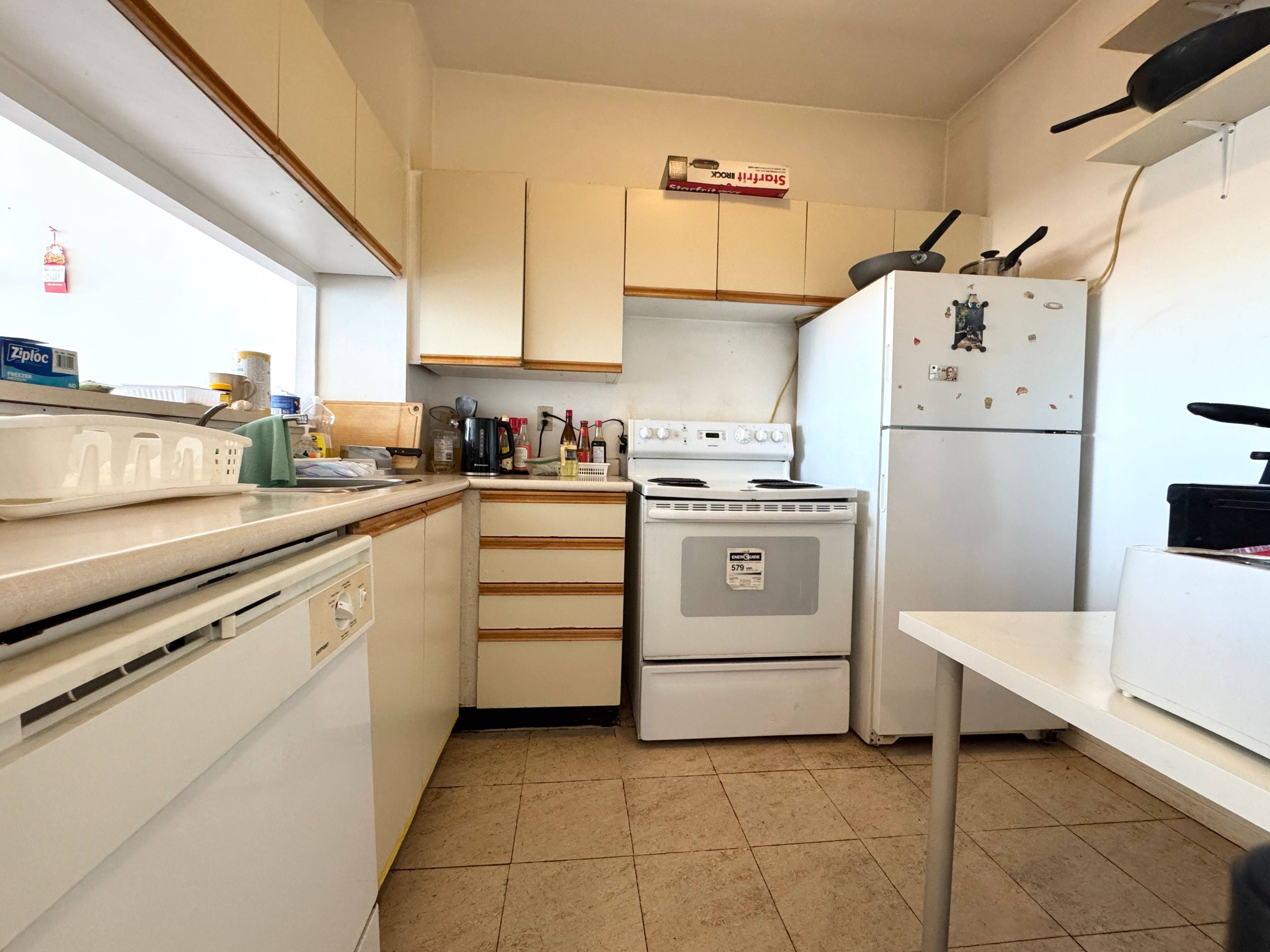 Toronto E09, ON M1E 5E6,3050 Ellesmere RD #PH2