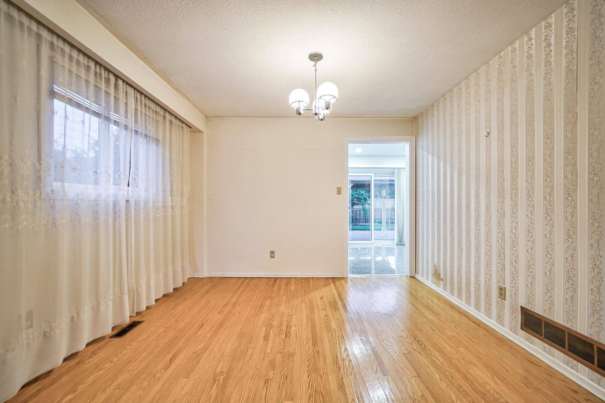 Toronto E05, ON M1T 2H4,54 Marblemount CRES