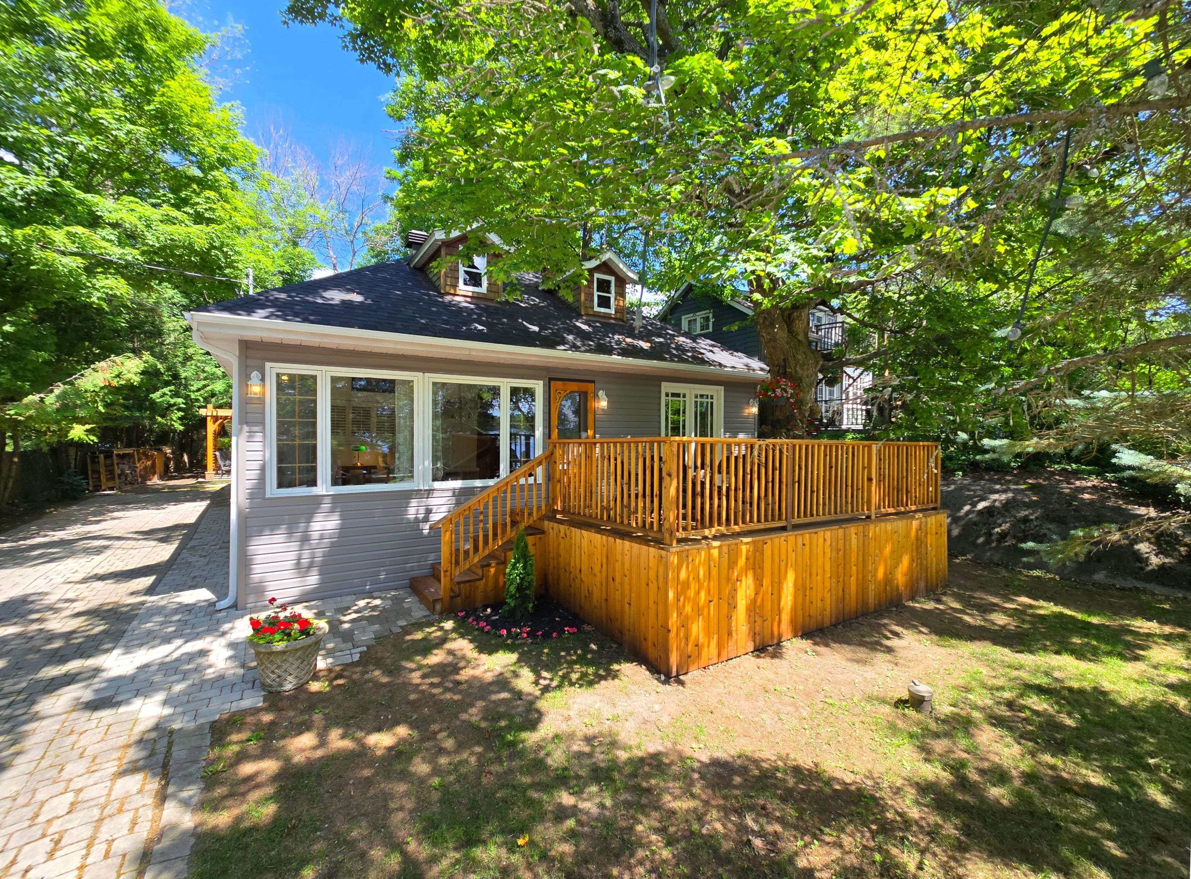 Bracebridge, ON P1L 1W8,1024 Bowyers Beach RD