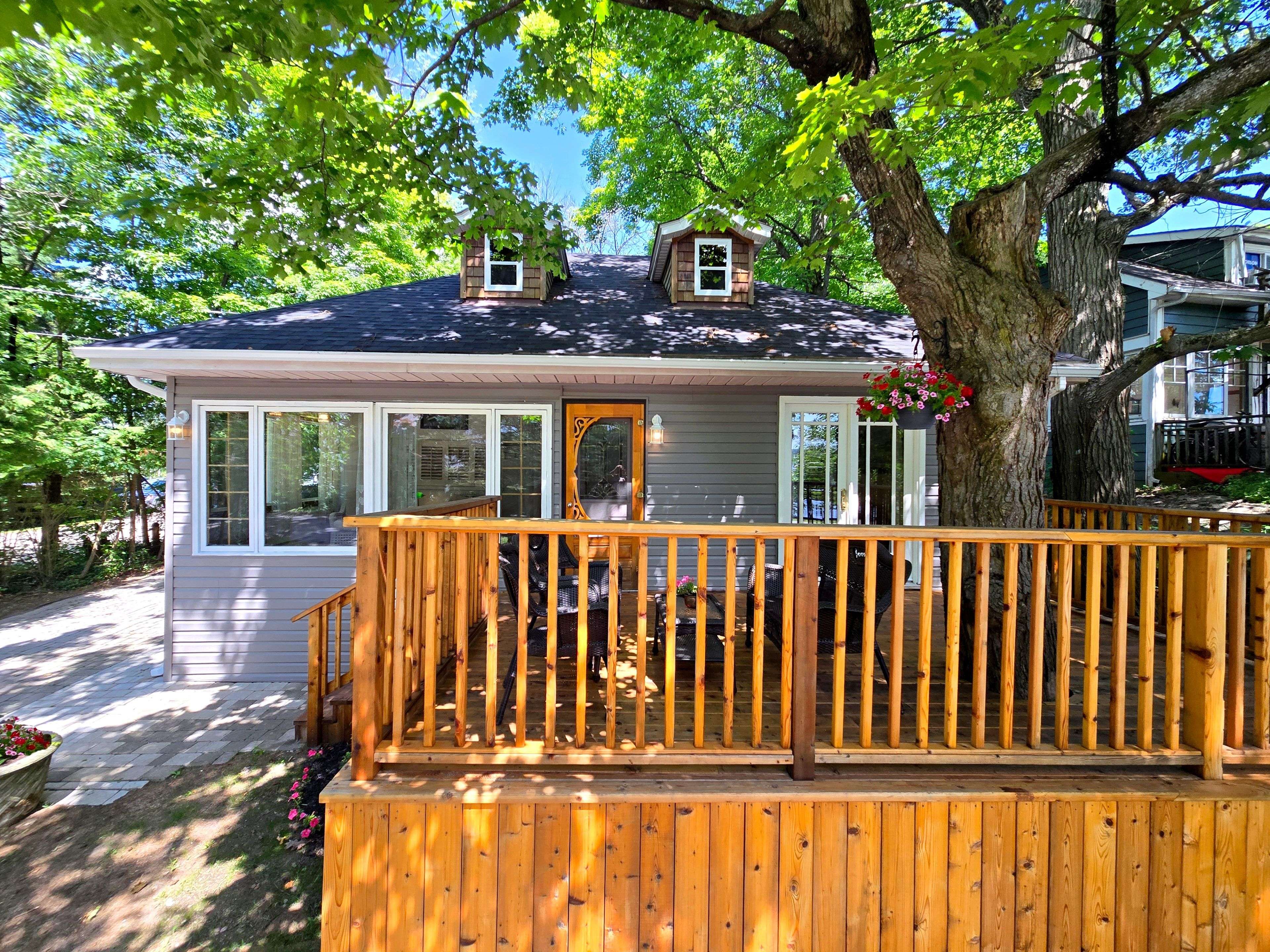 Bracebridge, ON P1L 1W8,1024 Bowyers Beach RD