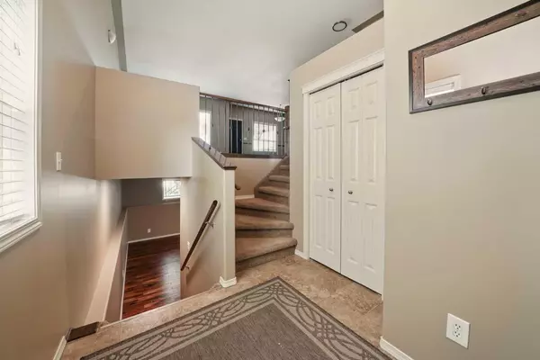 Red Deer, AB T4P0G9,213 Jaspar CRES