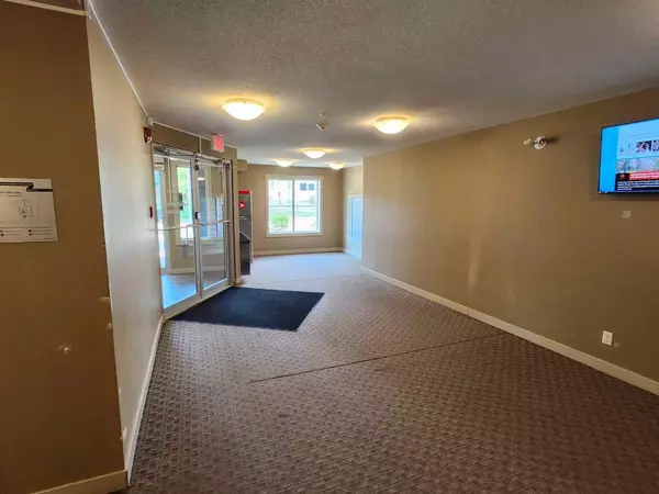 Calgary, AB T2A 4X8,2715 12 AVE Southeast #304