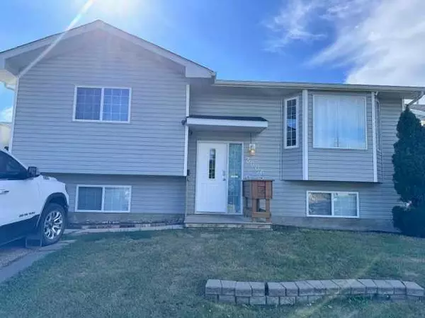 3006 49 AVE, Lloydminster, SK S9V 2C3
