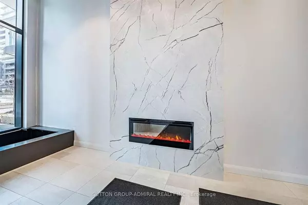 Toronto W06, ON M8V 0G9,38 Annie Craig DR S #5002
