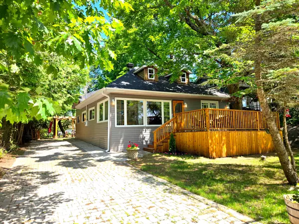 1024 Bowyers Beach RD, Bracebridge, ON P1L 1W8
